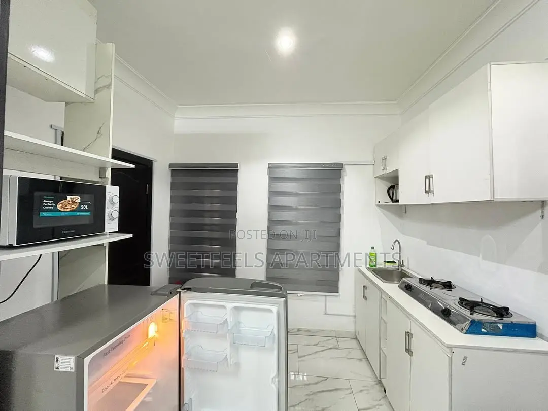 Spacious Studio Apartment With Ps5, Pool and Gym in Osapa london
