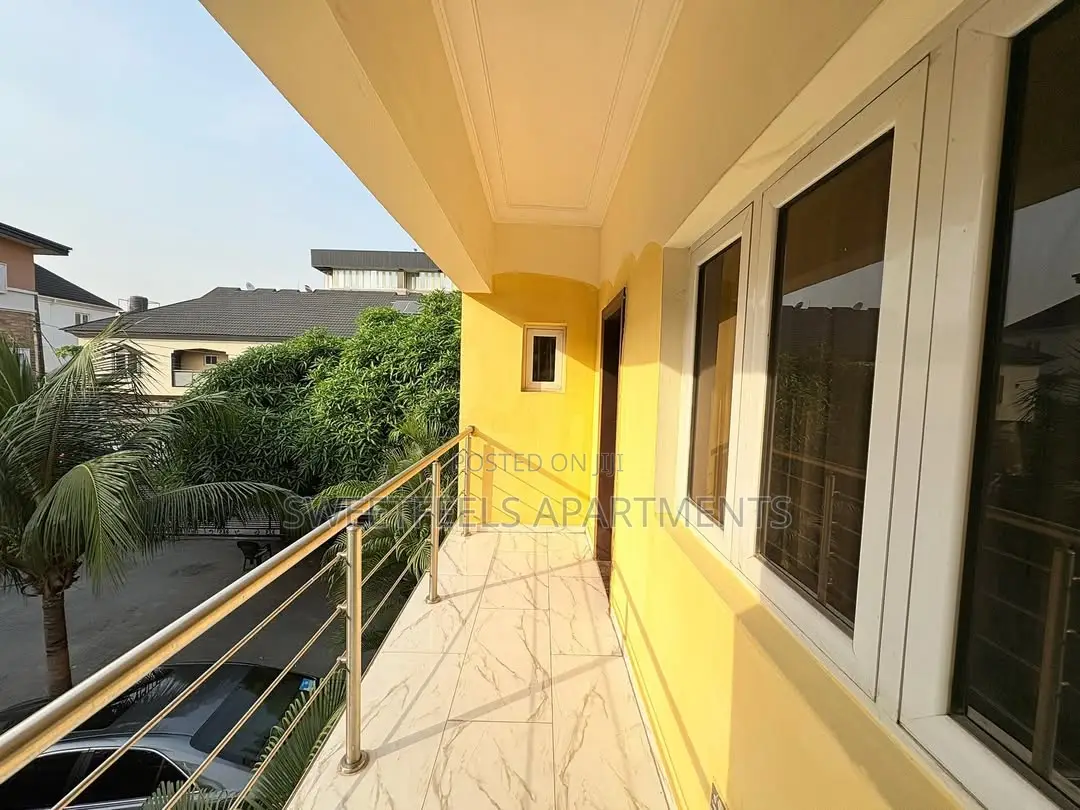Spacious Studio Apartment With Ps5, Pool and Gym in Osapa london