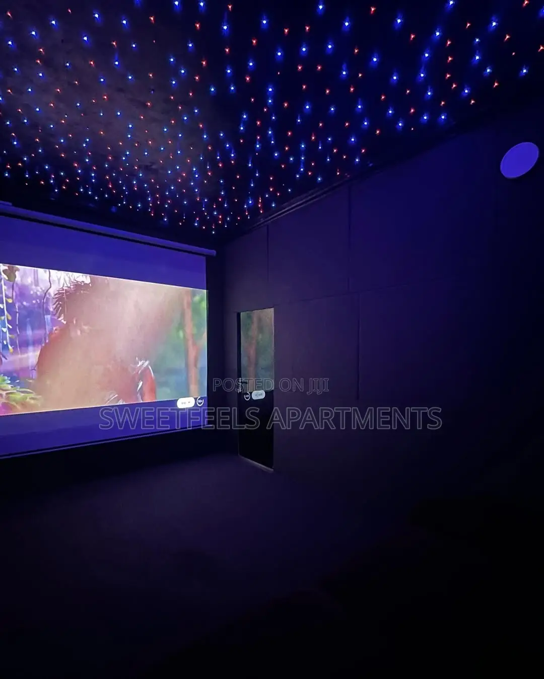 Bahamas 1 Bedroom With a Private Cinema in Chevron