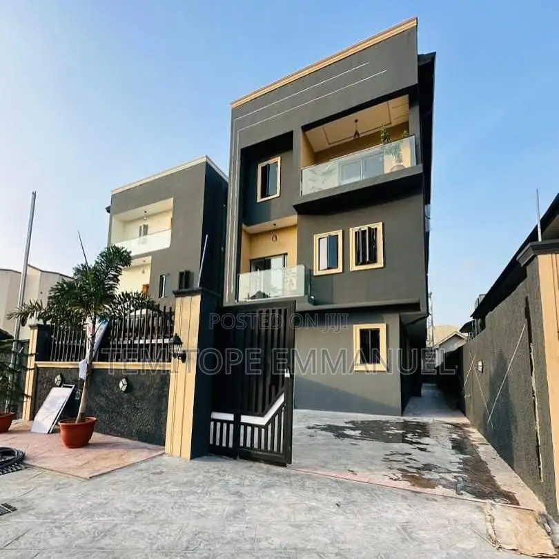 Furnished 7bdrm Duplex in Magodo Phase 2 for sale in GRA Phase 2 Shangisha