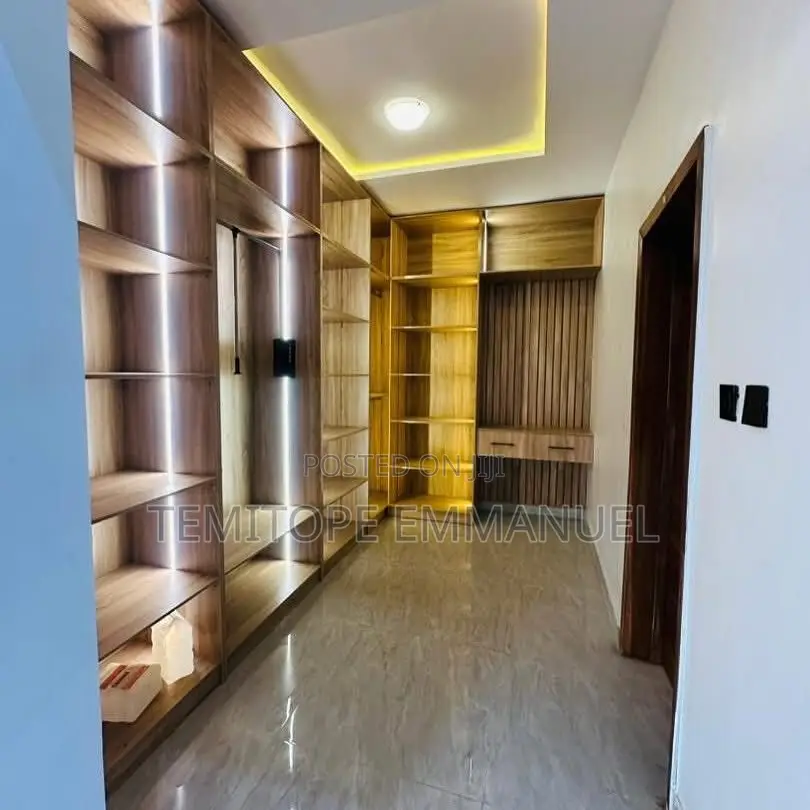 Furnished 7bdrm Duplex in Magodo Phase 2 for sale in GRA Phase 2 Shangisha
