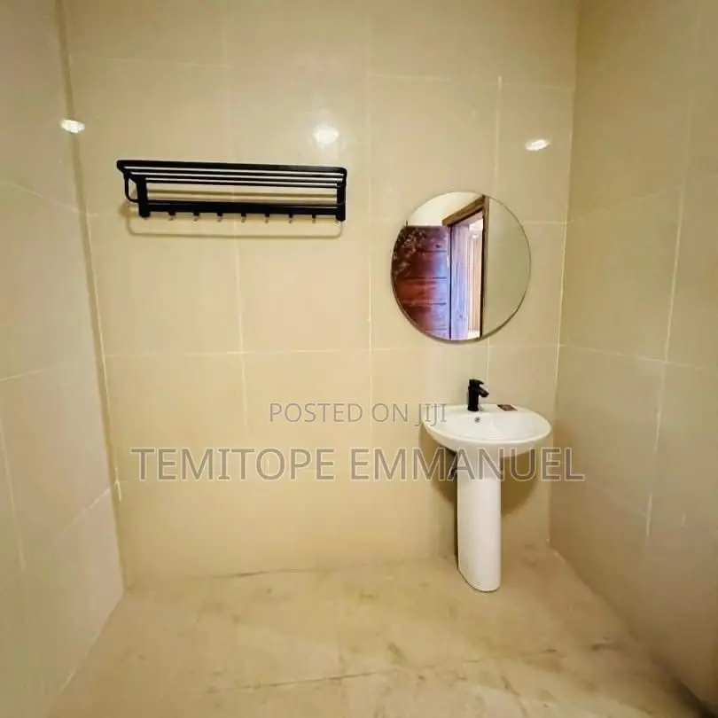 Furnished 7bdrm Duplex in Magodo Phase 2 for sale in GRA Phase 2 Shangisha