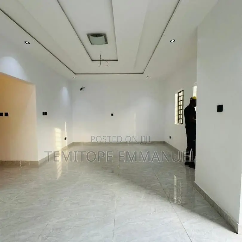 Furnished 7bdrm Duplex in Magodo Phase 2 for sale in GRA Phase 2 Shangisha