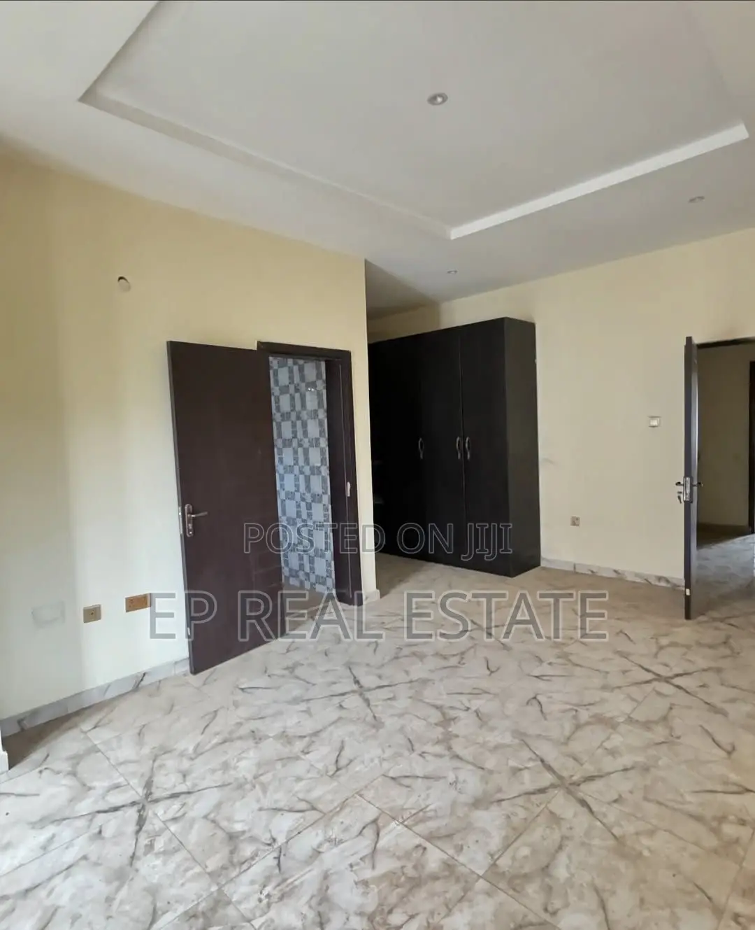 4bdrm Duplex in Apo District for sale in Apo District