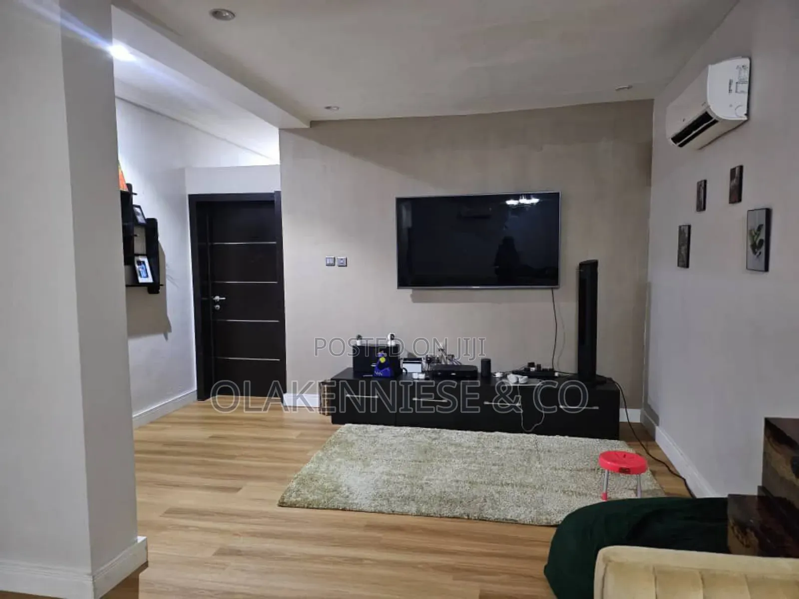 Furnished 3bdrm Block of Flats in Parkview for sale in Parkview Estate