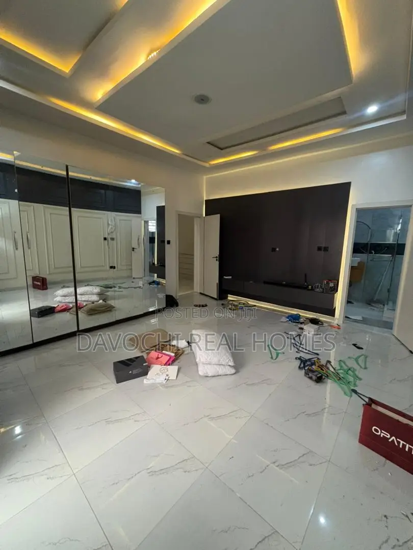 Furnished 4bdrm Duplex in Chevron for rent in Chevron