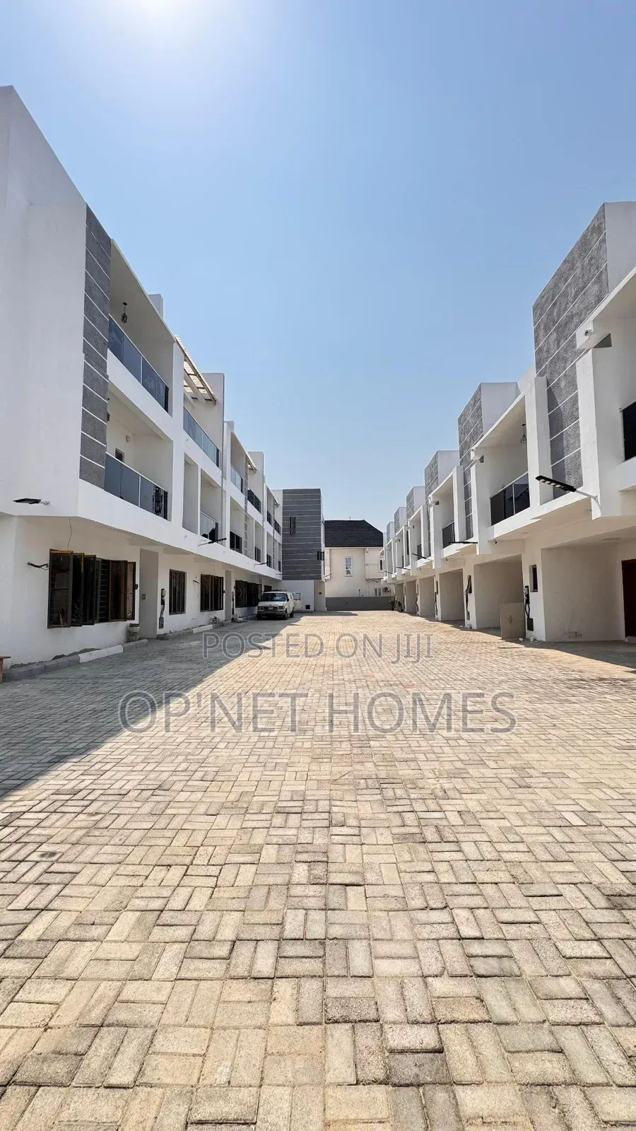 4bdrm Duplex in Lekki Expressway for sale in Lekki Expressway