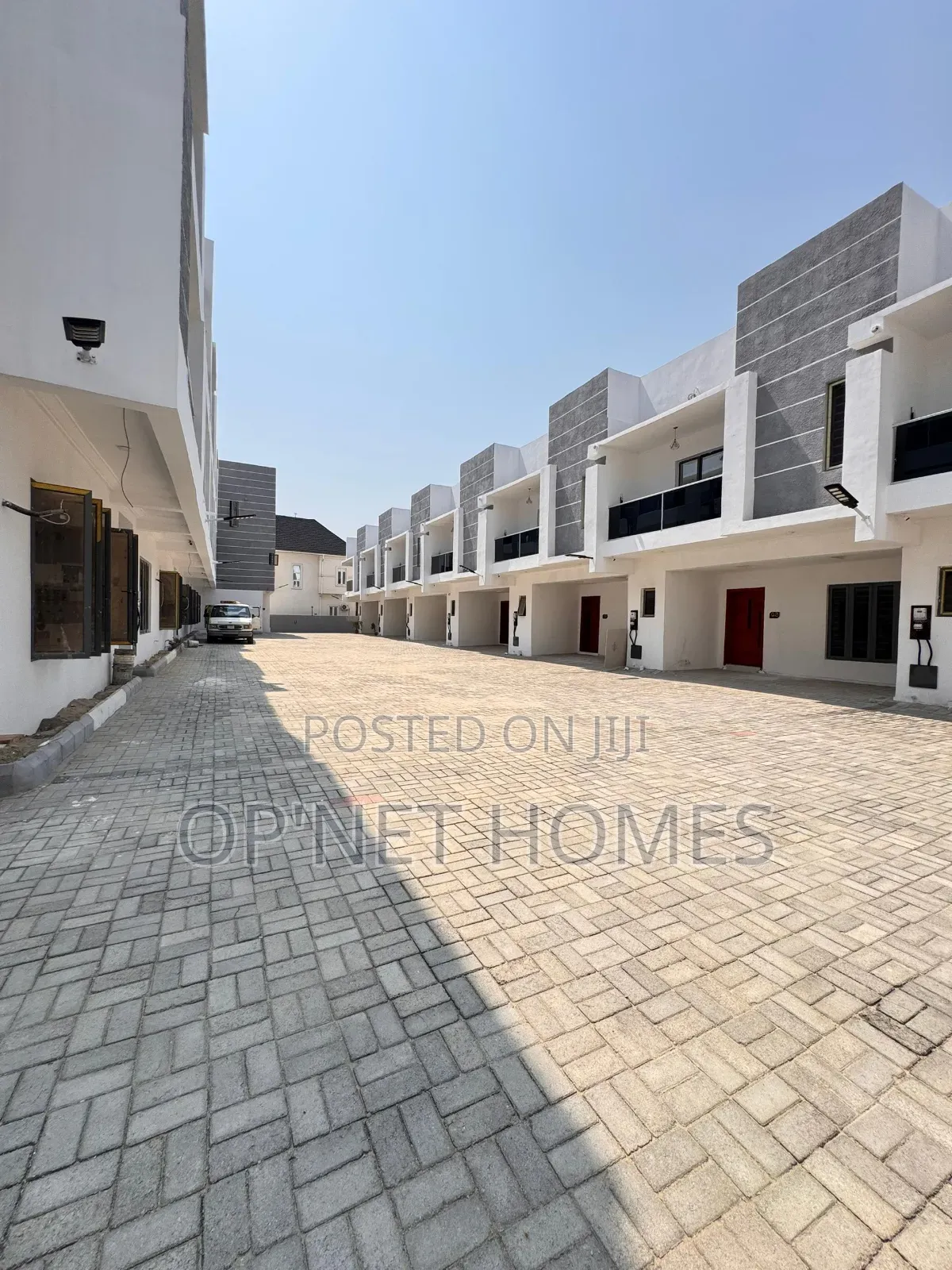 4bdrm Duplex in Lekki Expressway for sale in Lekki Expressway
