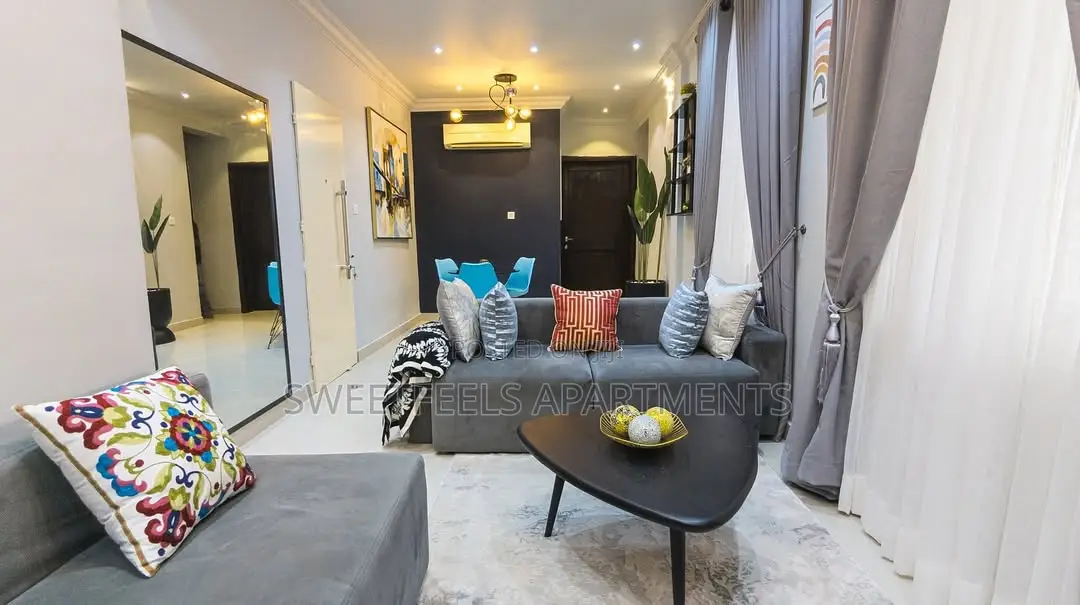 1 Bedroom Apartment With Ps4 and a Workstation in Victoria Island Extension