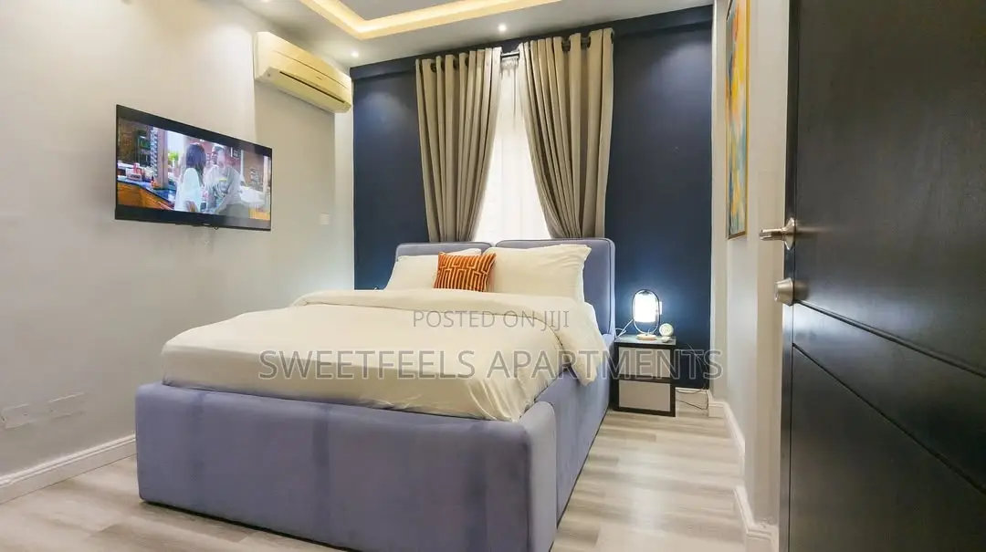 1 Bedroom Apartment With Ps4 and a Workstation in Victoria Island Extension