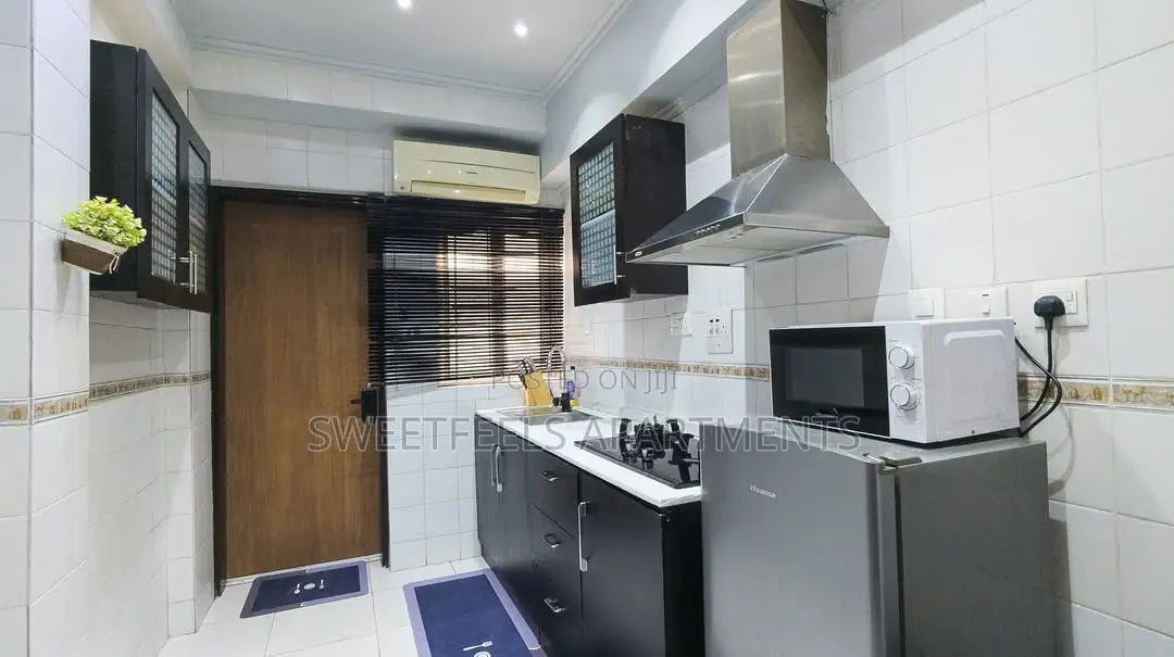1 Bedroom Apartment With Ps4 and a Workstation in Victoria Island Extension