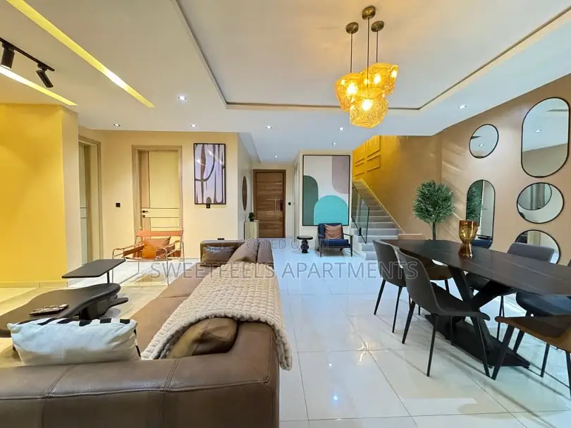 3 Bedroom Maisonette With 2 Sitting Rooms in Lekki Phase 1