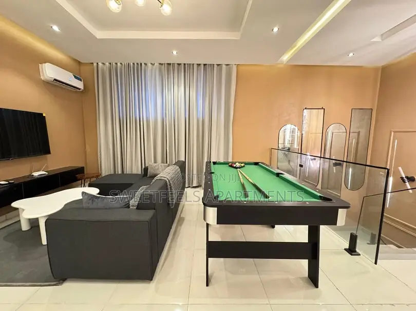 3 Bedroom Maisonette With 2 Sitting Rooms in Lekki Phase 1
