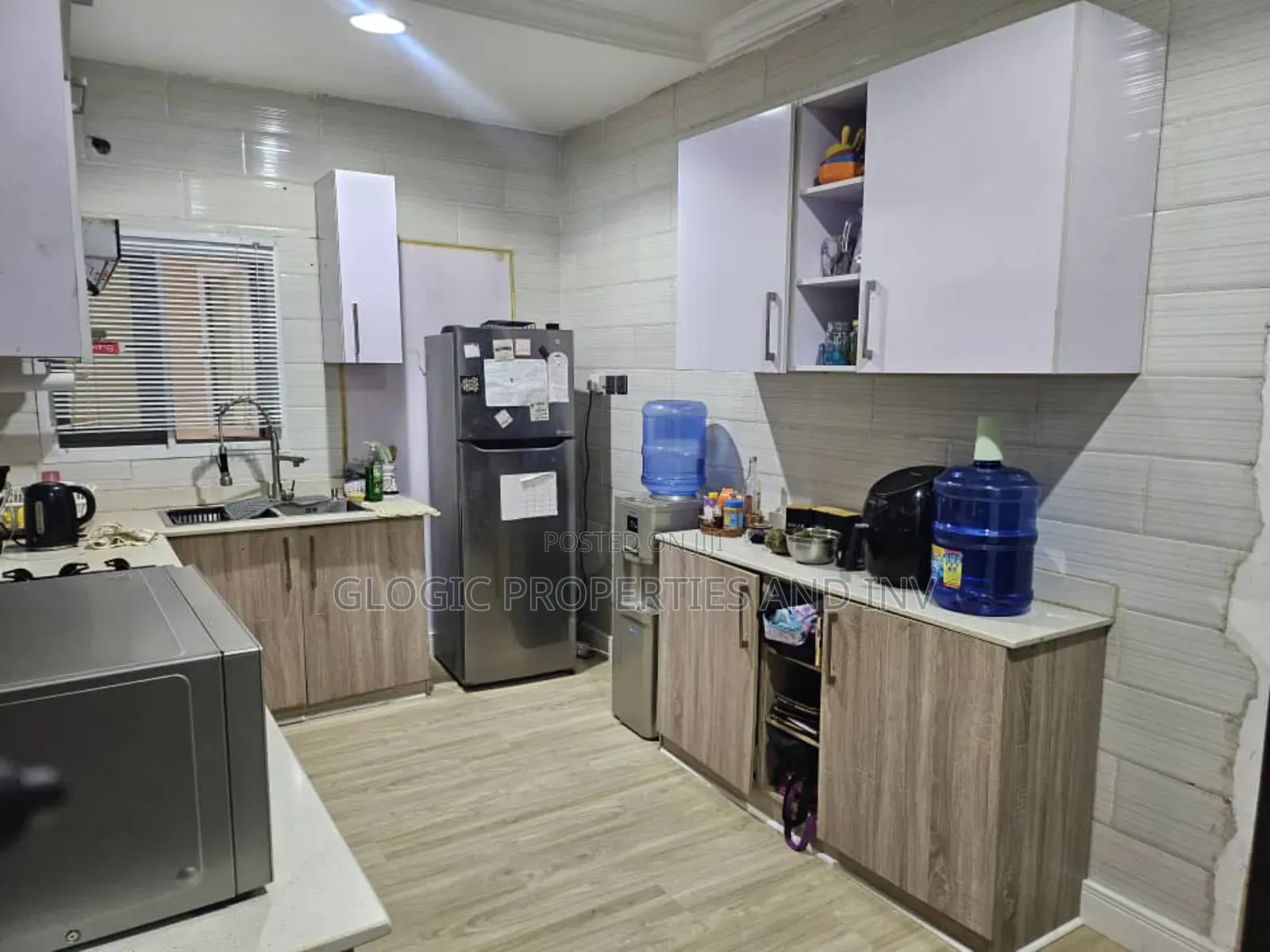 Furnished 3bdrm Block of Flats in Parkview Estate for sale in Parkview Estate