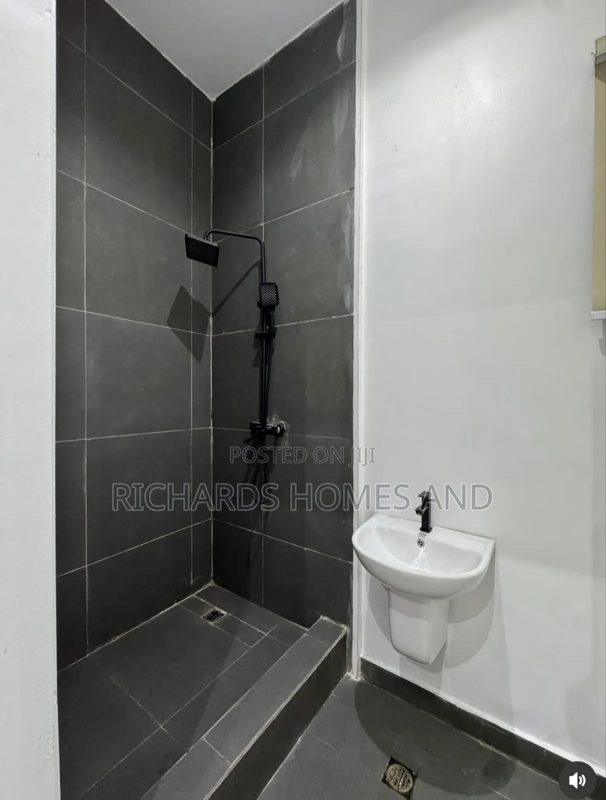 2bdrm Apartment In Ikate For Sale in Ikate