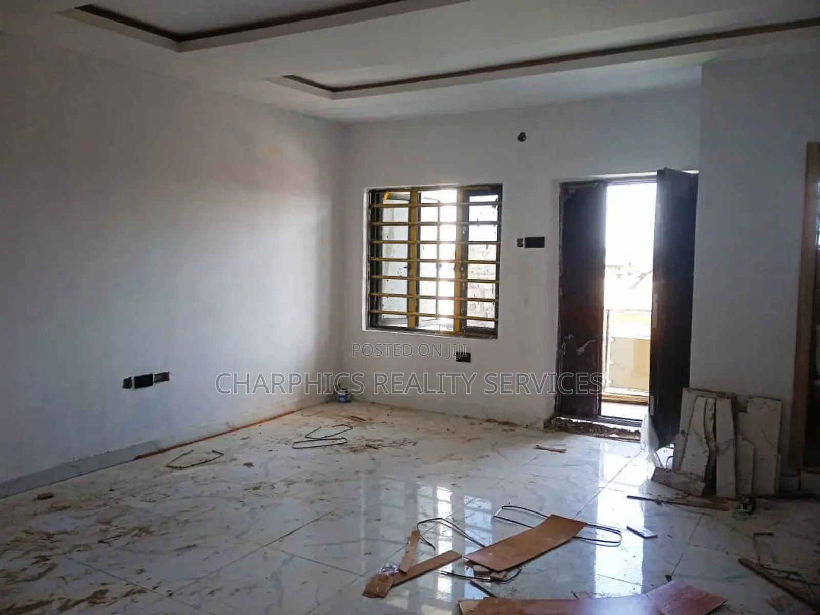 3bdrm Block of Flats in Aguda / Surulere for sale in Aguda / Surulere