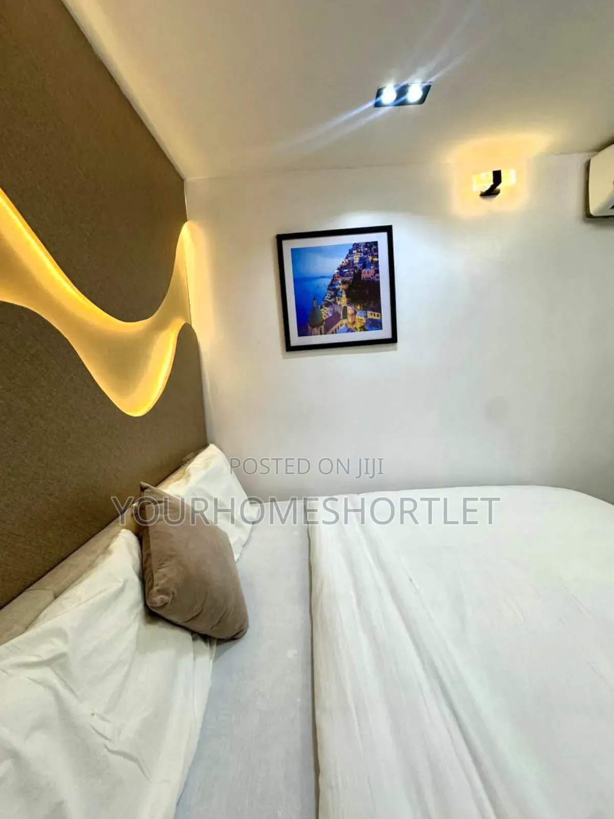 Luxury 1 Bedroom Apartment For That Allows Content Shoot in Lekki Phase 1