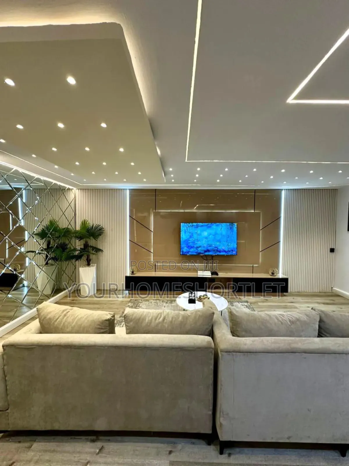 Luxury 1 Bedroom Apartment For That Allows Content Shoot in Lekki Phase 1