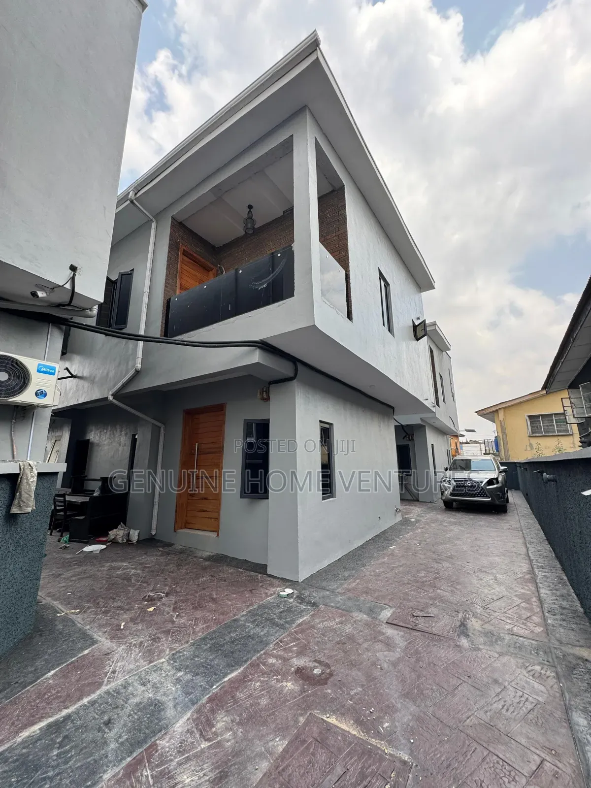 4bdrm Duplex in Surulere for sale in Surulere