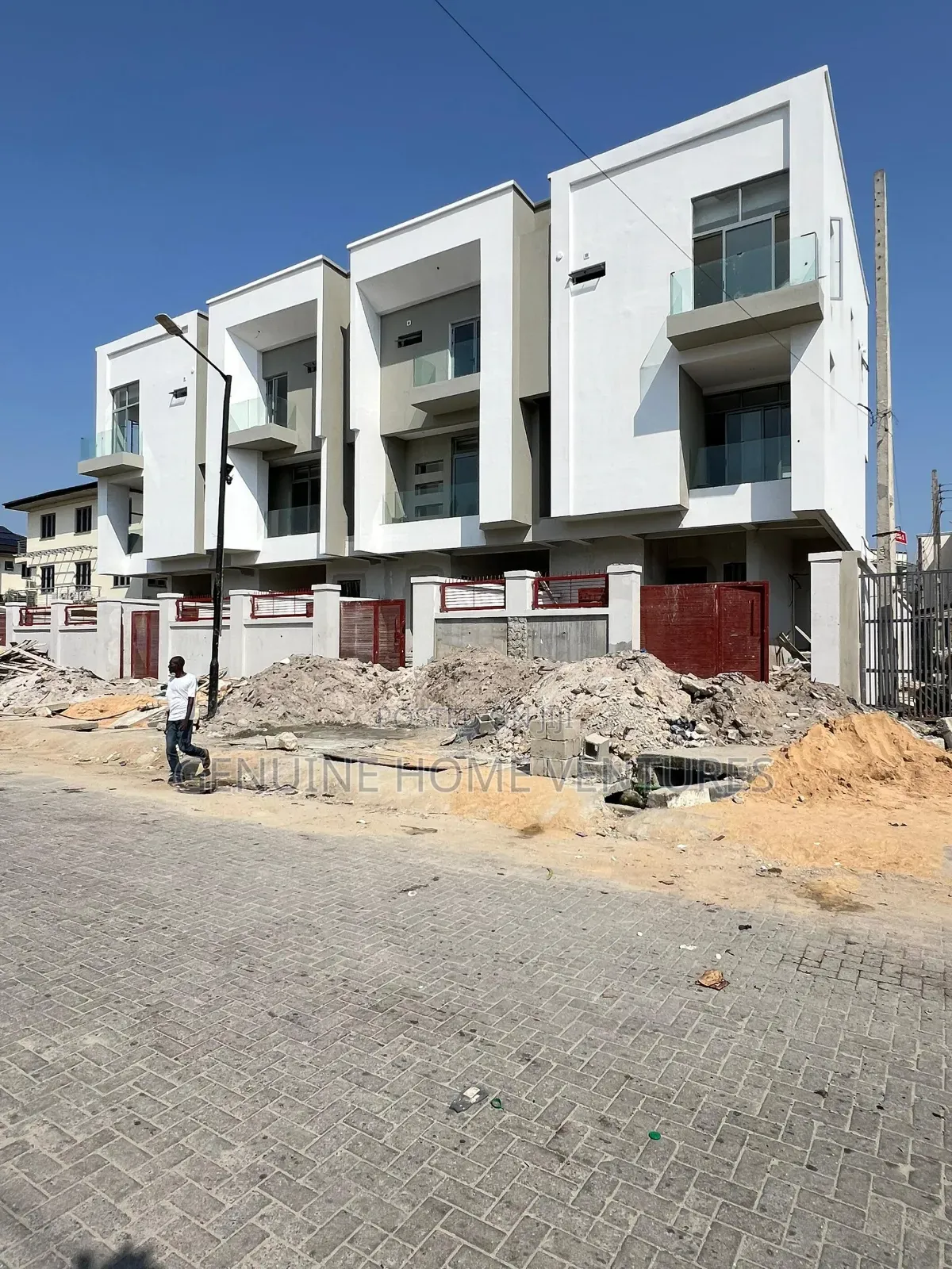 3bdrm Duplex in Lekki Phase for sale in Lekki Phase 1