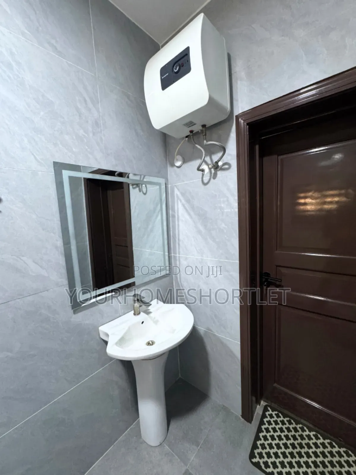 New Luxury 4/3 Bedroom With Lounge ( Self Compound) That Allows Party in Ikeja GRA