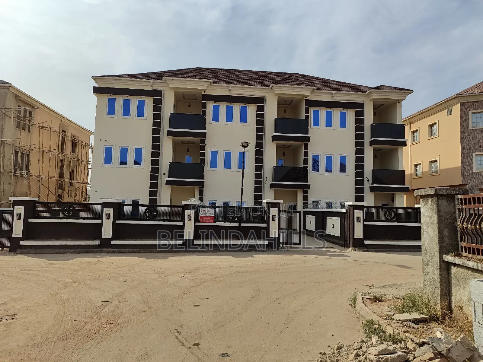 5bdrm Townhouse / Terrace in Idu for rent in Idu