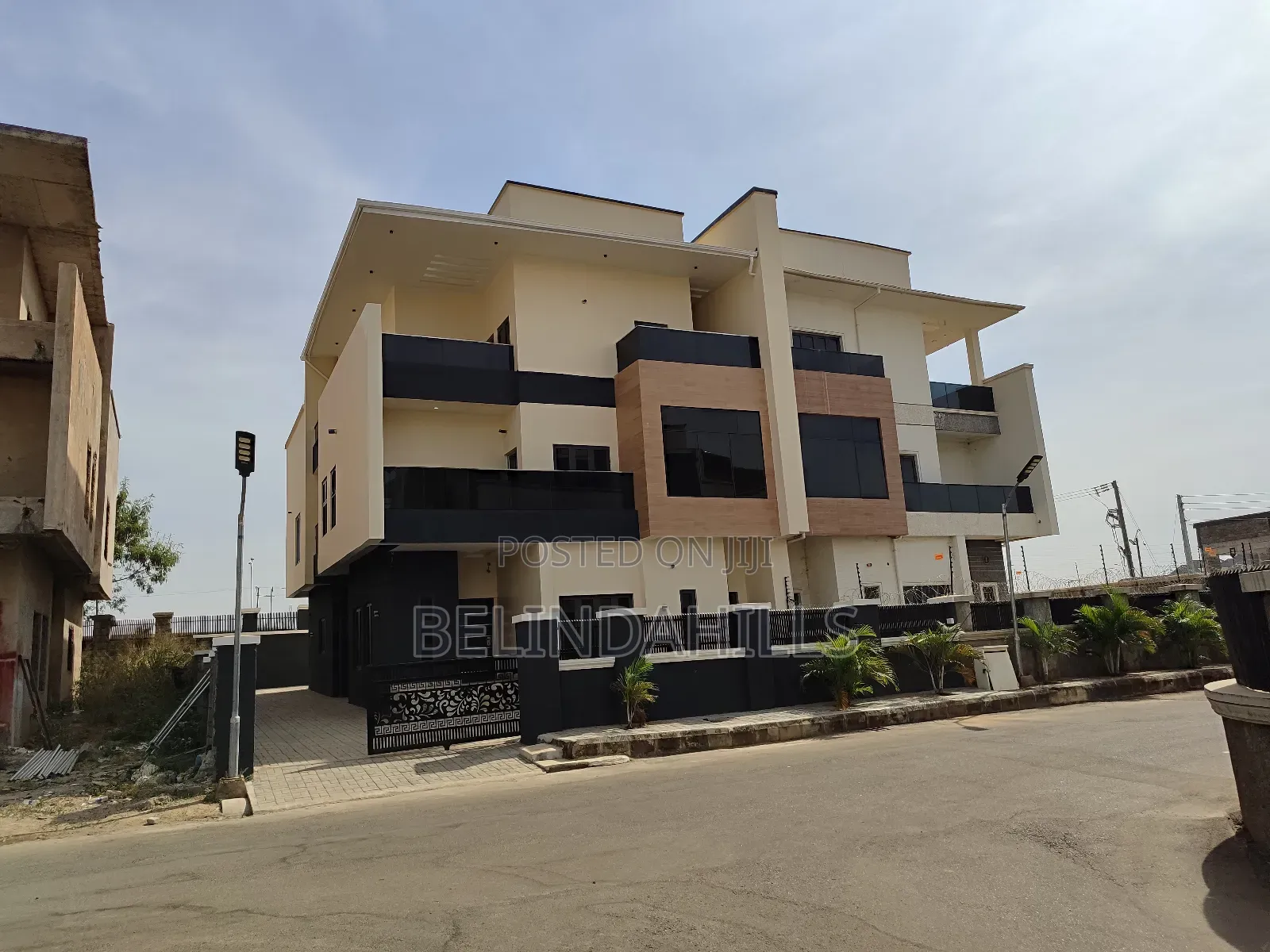 5bdrm Townhouse/Terrace in Idu for sale in Idu