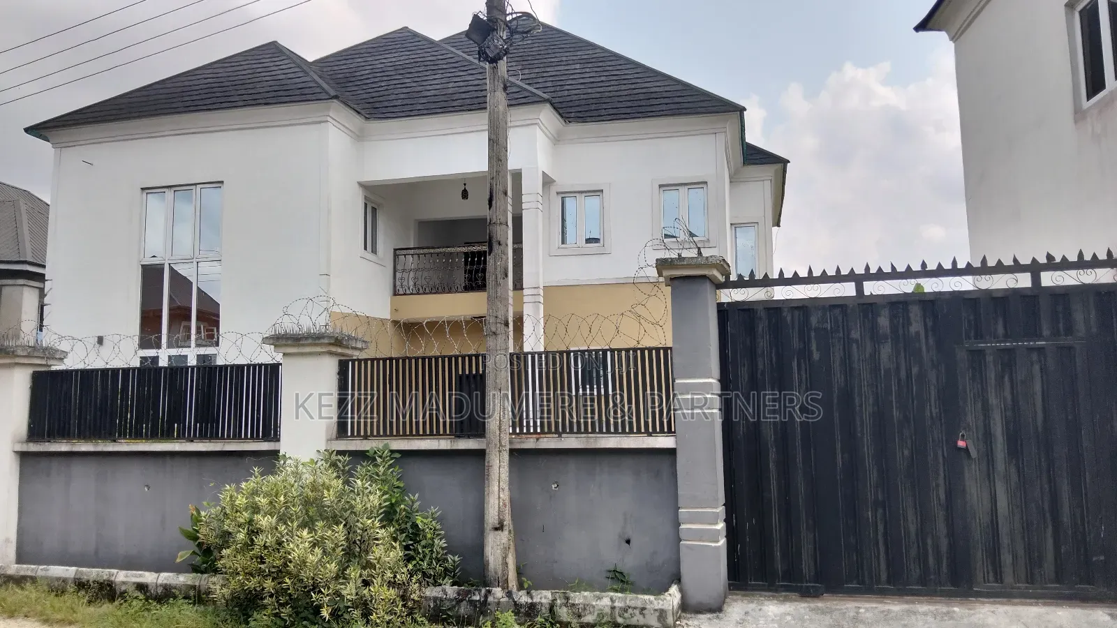5bdrm Duplex in Akwaka Rumuodomaya , Port-Harcourt for sale in Port-Harcourt