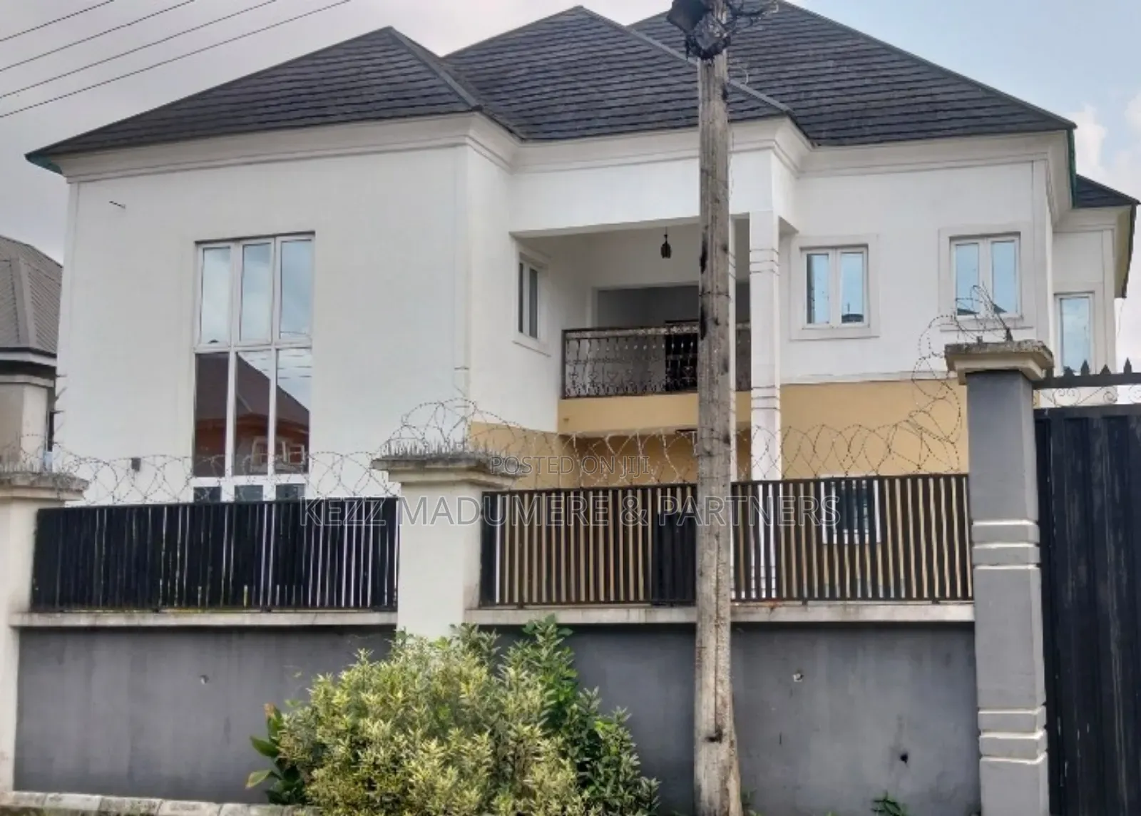5bdrm Duplex in Akwaka Rumuodomaya , Port-Harcourt for sale in Port-Harcourt