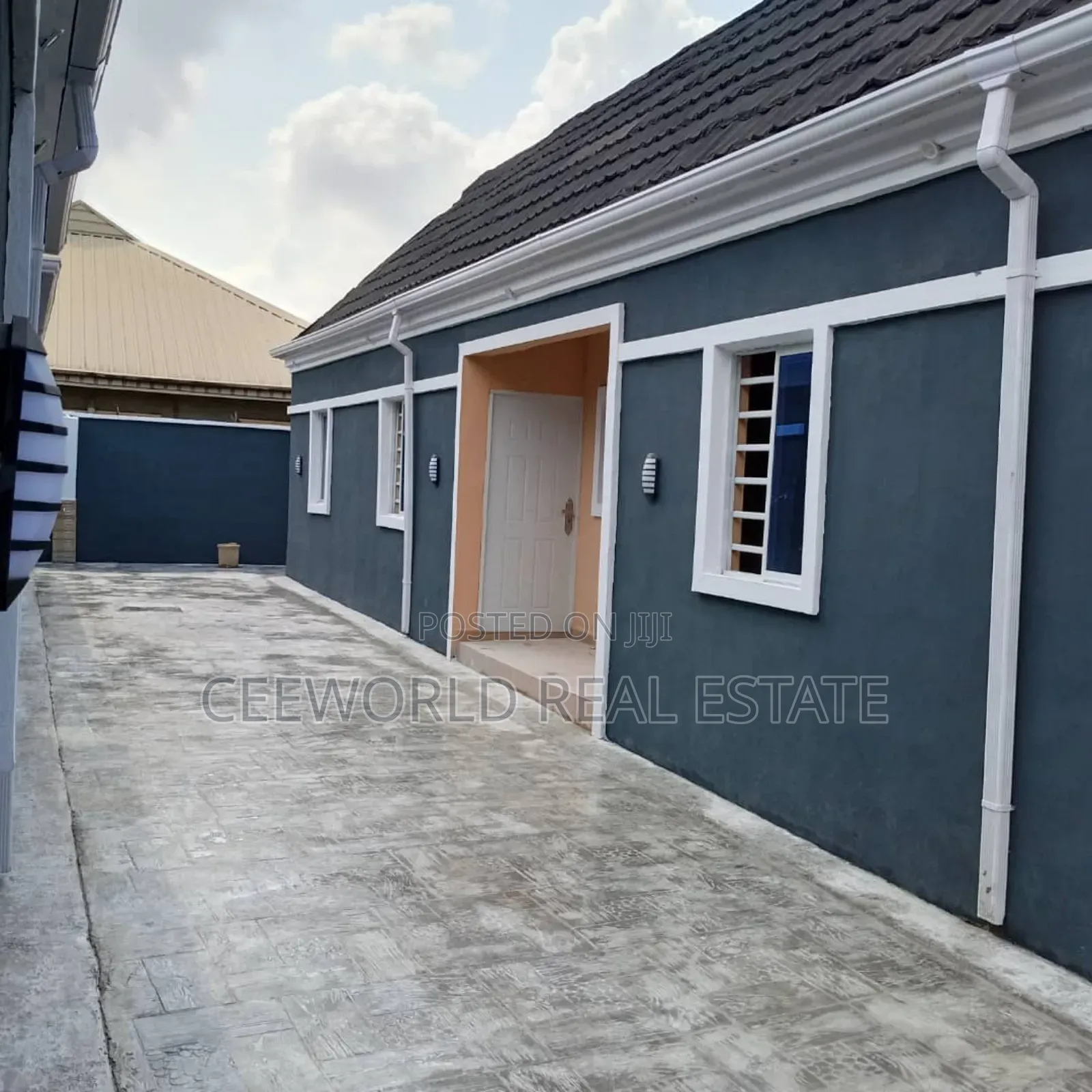 1bdrm Apartment in Unity Estate Elebu, Akala Express for rent in Akala Express