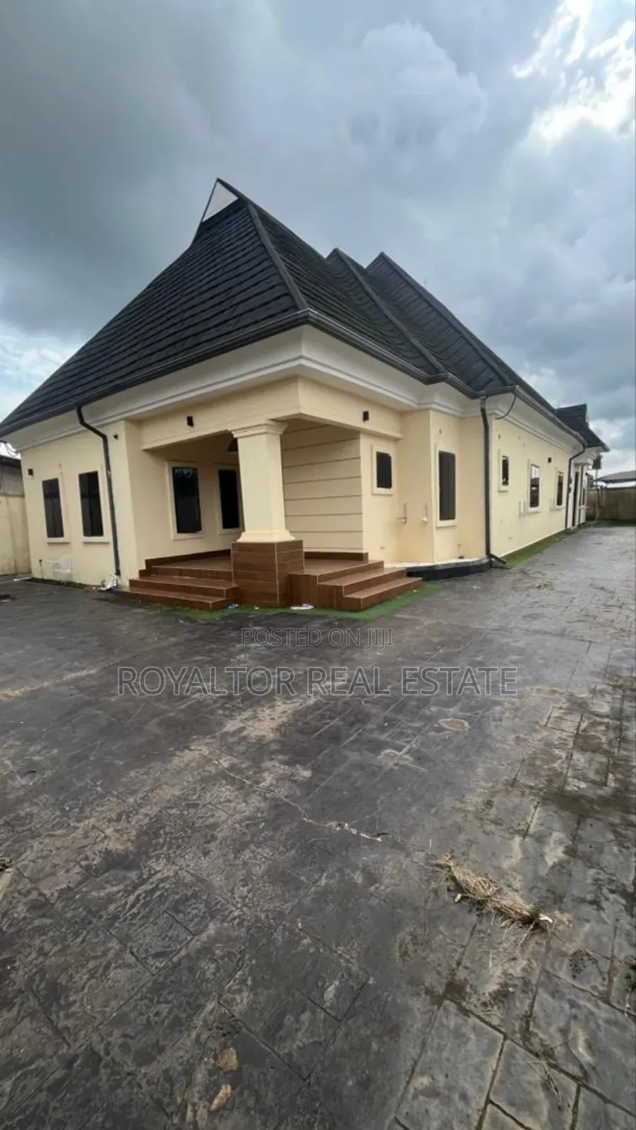 4bdrm Bungalow in Royaltor Real Estate, Benin City for sale in Benin City