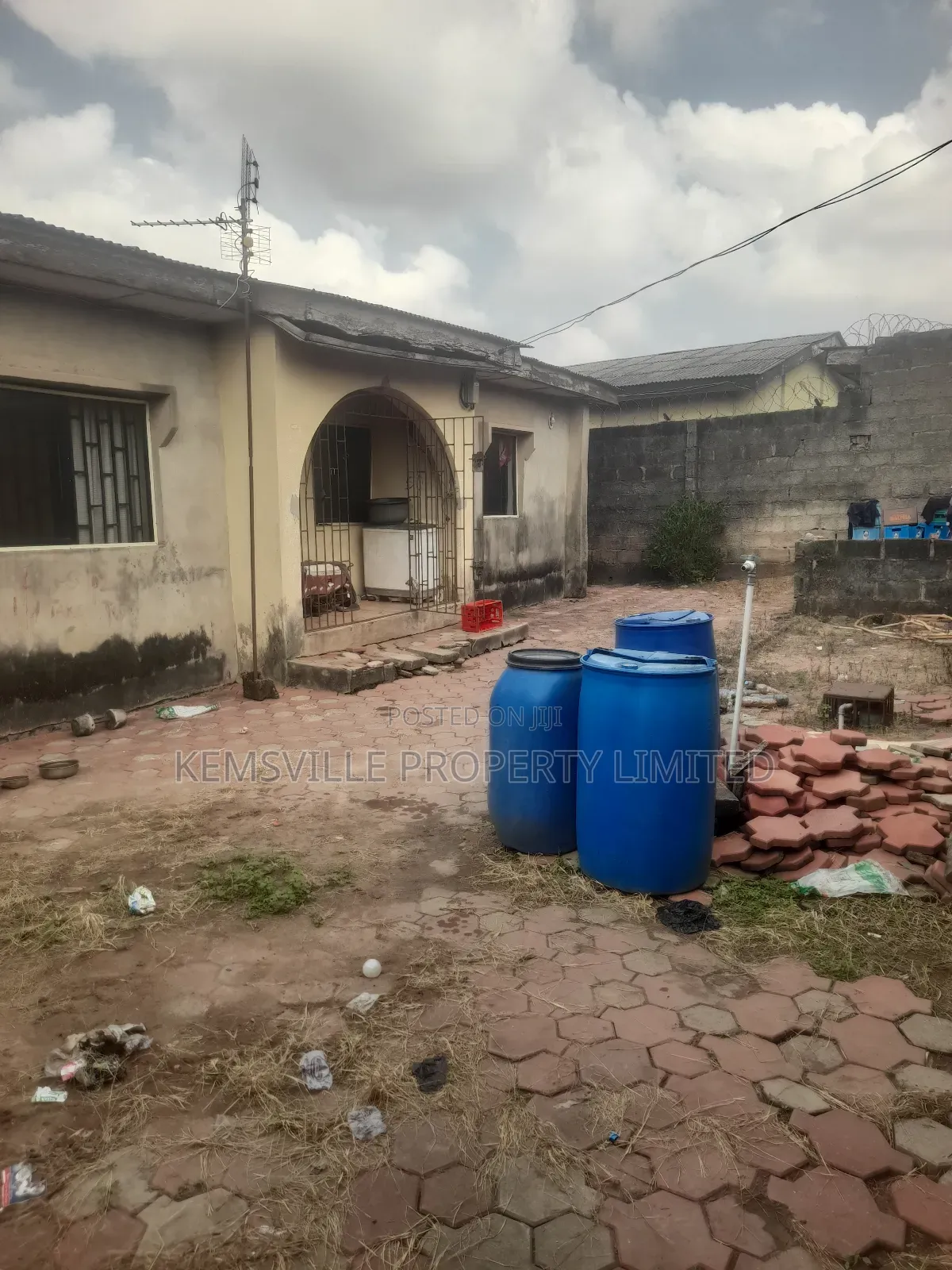 Furnished 3bdrm Bungalow in Alagbado for sale in Alagbado