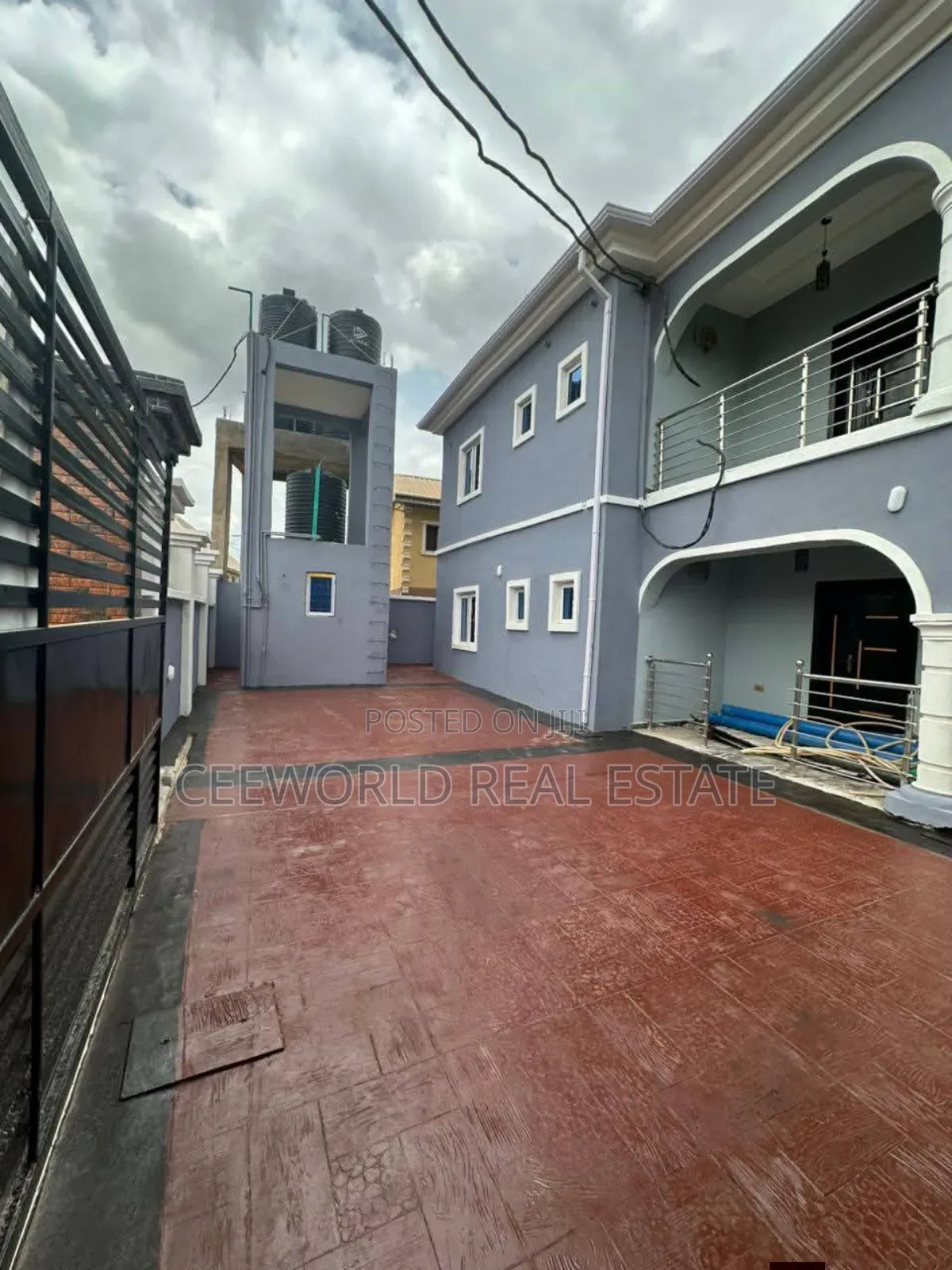 3bdrm Block of Flats in Agara Estate, Akala Express for sale in Akala Express
