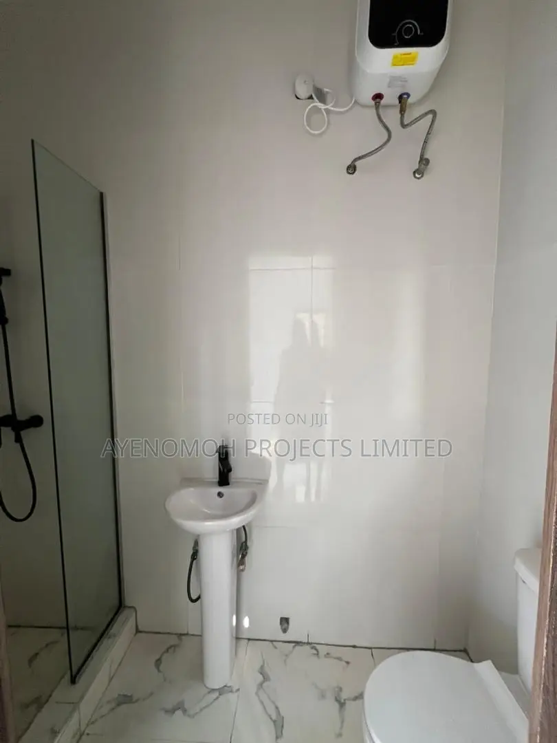 4bdrm Duplex in Ikota Gra for sale in Ikota