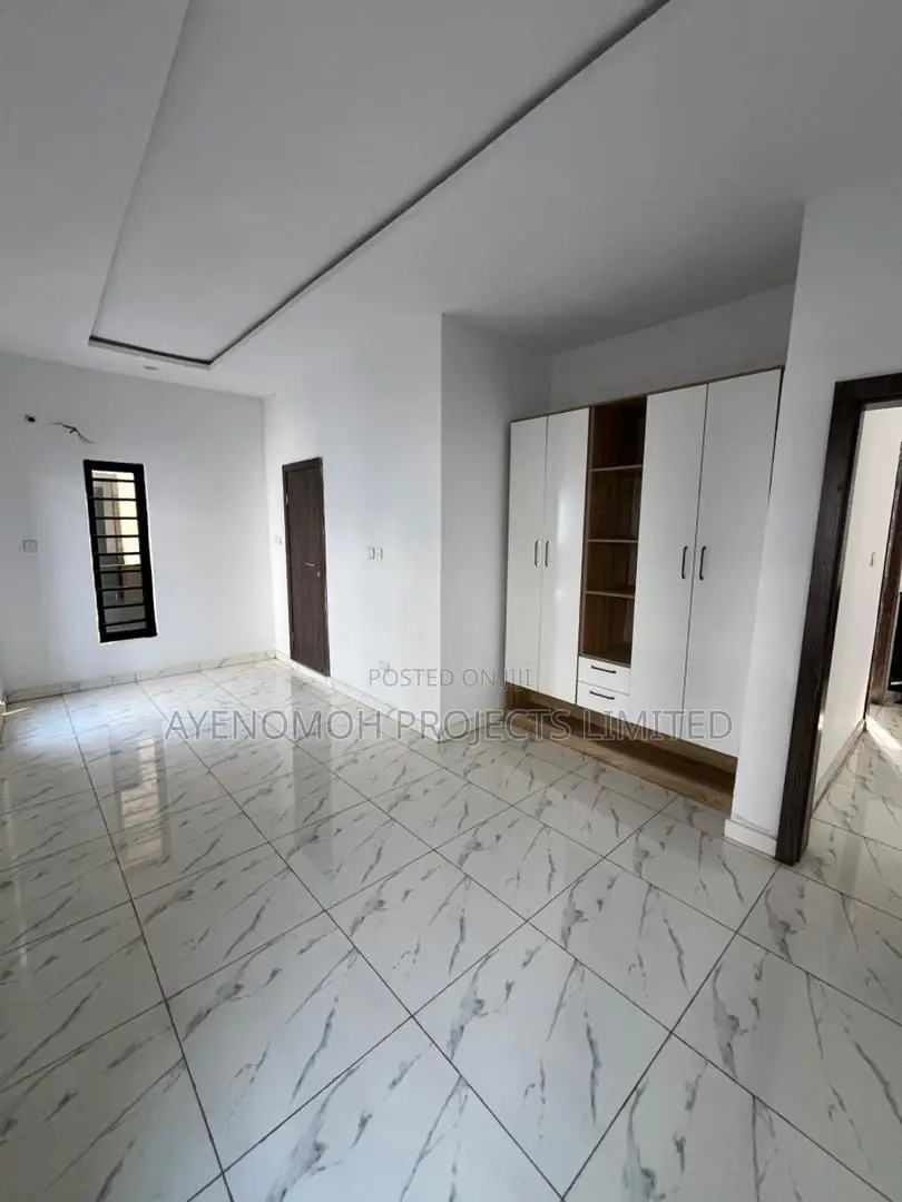 4bdrm Duplex in Ikota Gra for sale in Ikota
