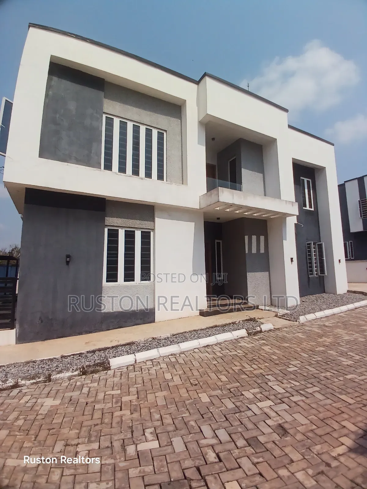 4bdrm Duplex in Akobo for sale in Akobo