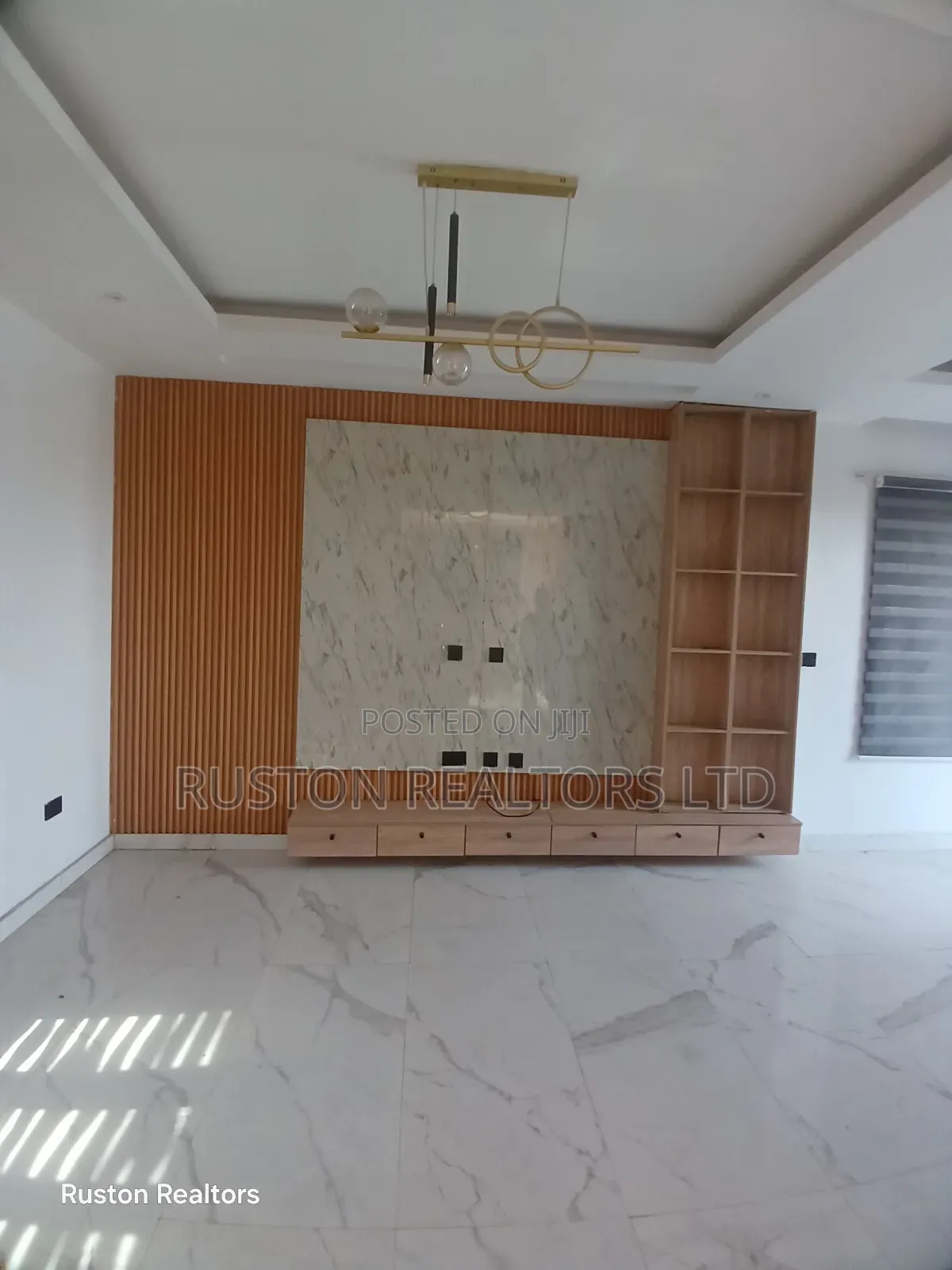 4bdrm Duplex in Akobo for sale in Akobo