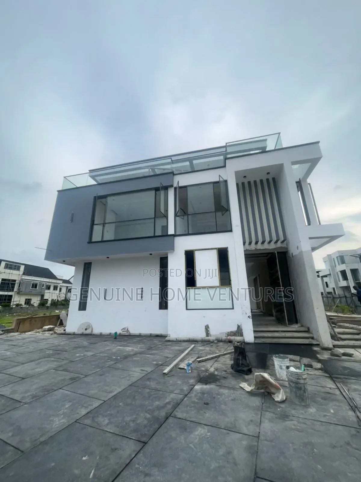 5bdrm Duplex in Ikate for sale in Ikate