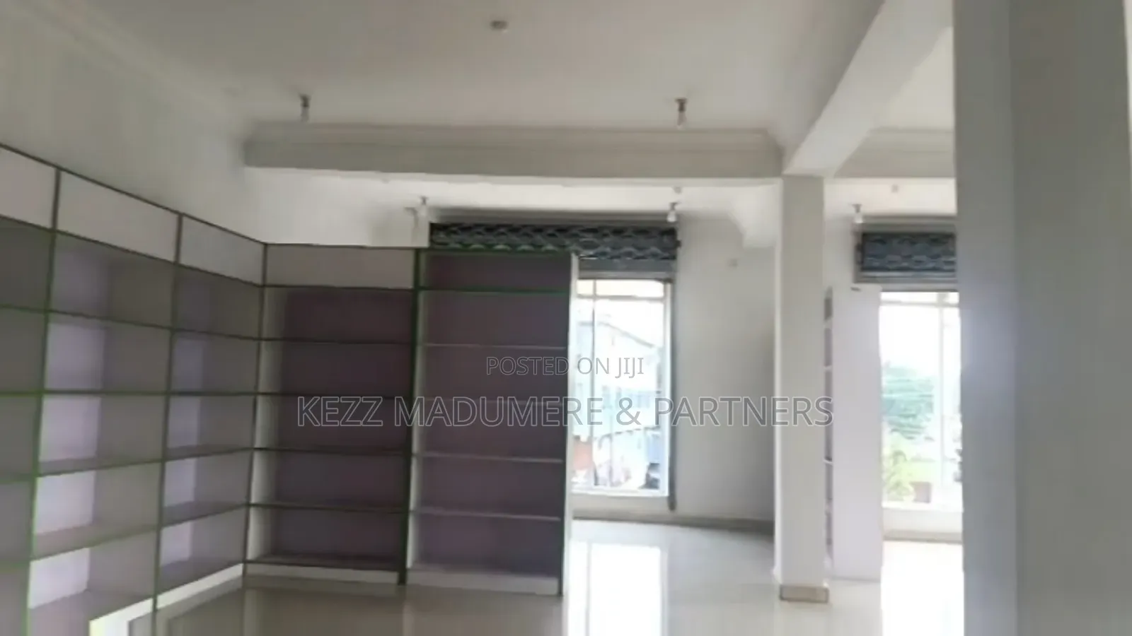 To Let: Spacious Shop At Nta Major Road , Ph in Port-Harcourt