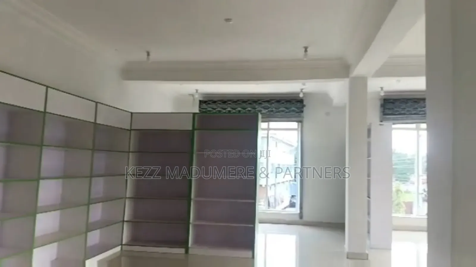 To Let: Spacious Shop At Nta Major Road , Ph in Port-Harcourt