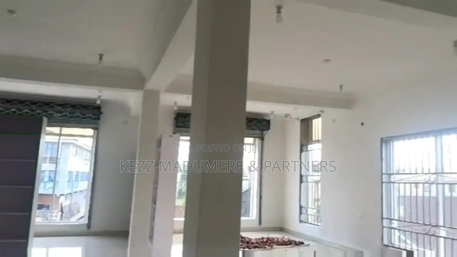 To Let: Spacious Shop At Nta Major Road , Ph in Port-Harcourt