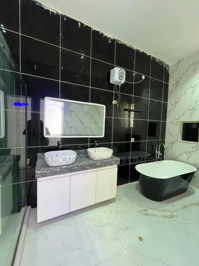 5bdrm Duplex in Ikota Gra for sale in Ikota