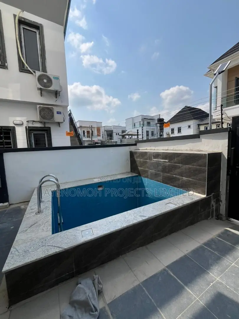 5bdrm Duplex in Ikota Gra for sale in Ikota