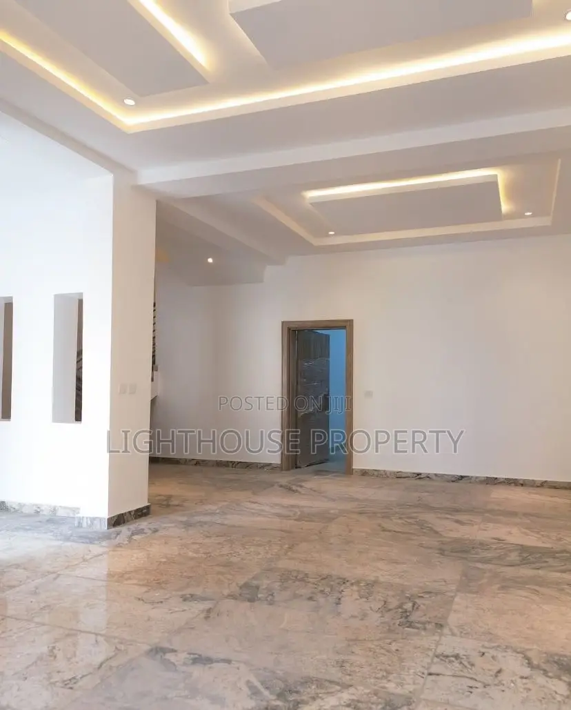 4bdrm Duplex in Dawaki Tarred Road for sale in Dawaki