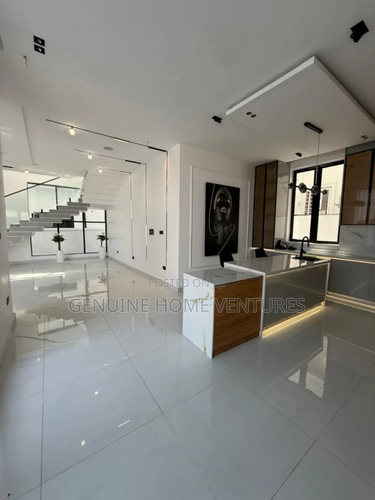 5bdrm Duplex in Chevron Lekki for sale in Chevron