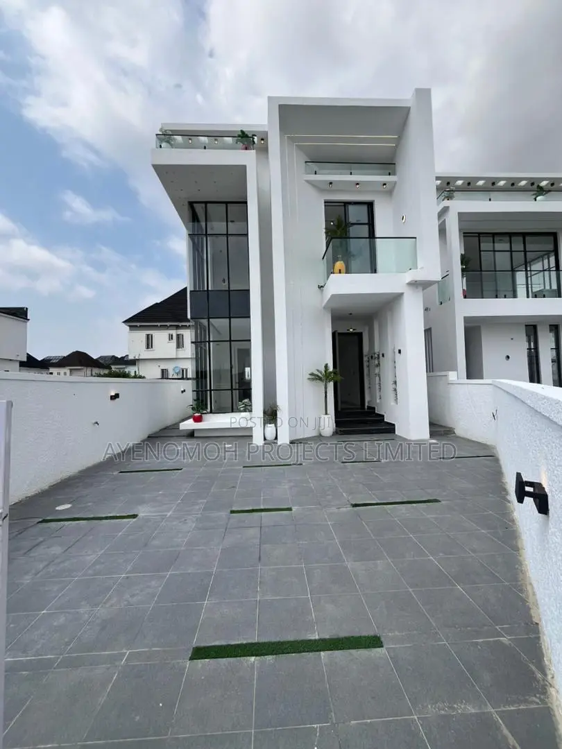 5bdrm Duplex in Chevron for sale in Chevron