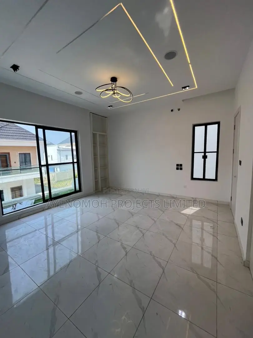 5bdrm House in Ikota Lekki Gra for sale in Ikota