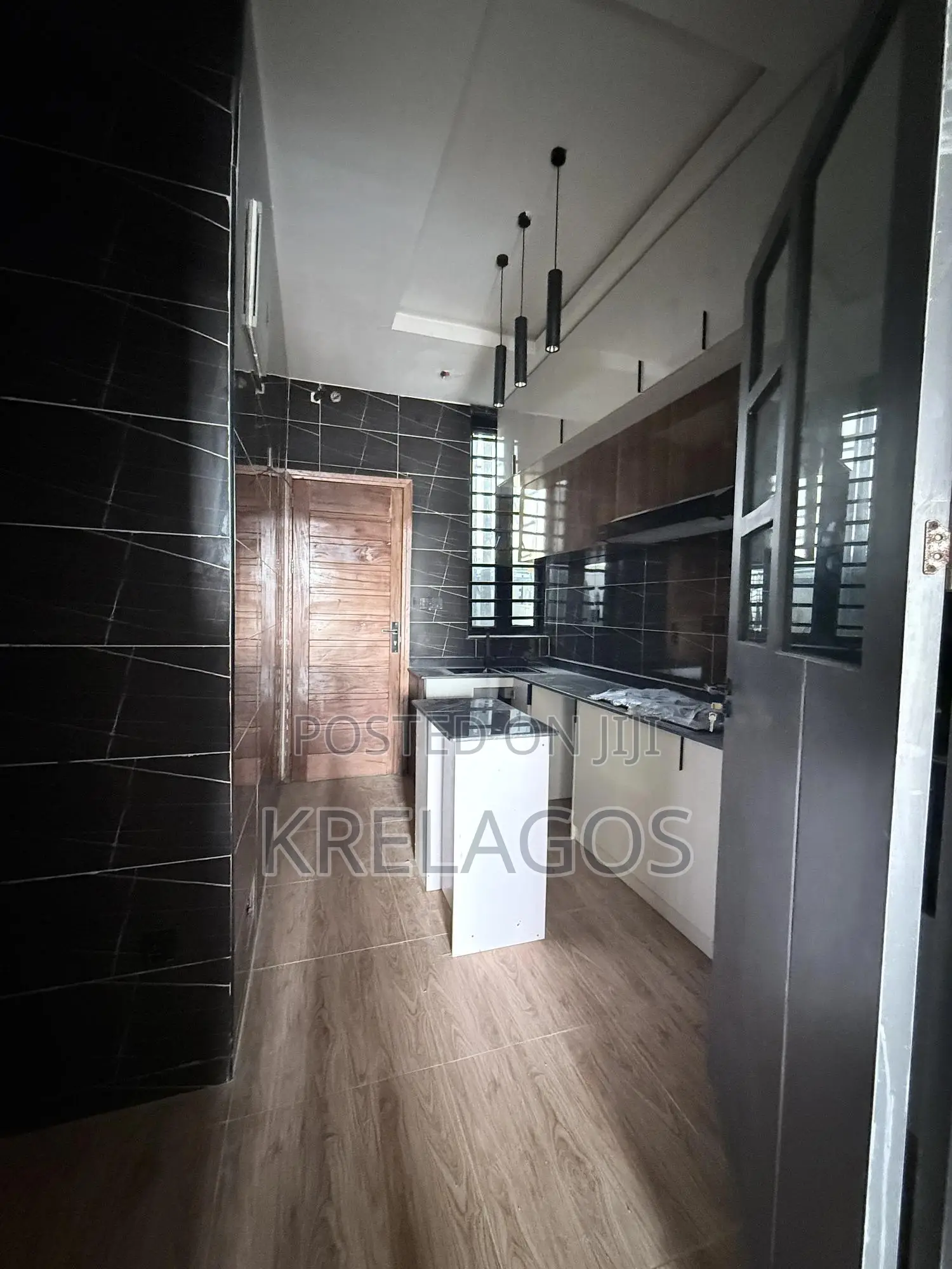 4bdrm Duplex in Ikota for sale in Ikota