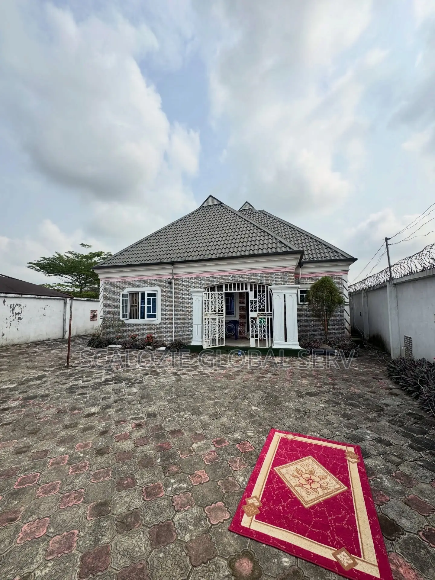 3bdrm Bungalow in Rumuekini, for sale in Port-Harcourt