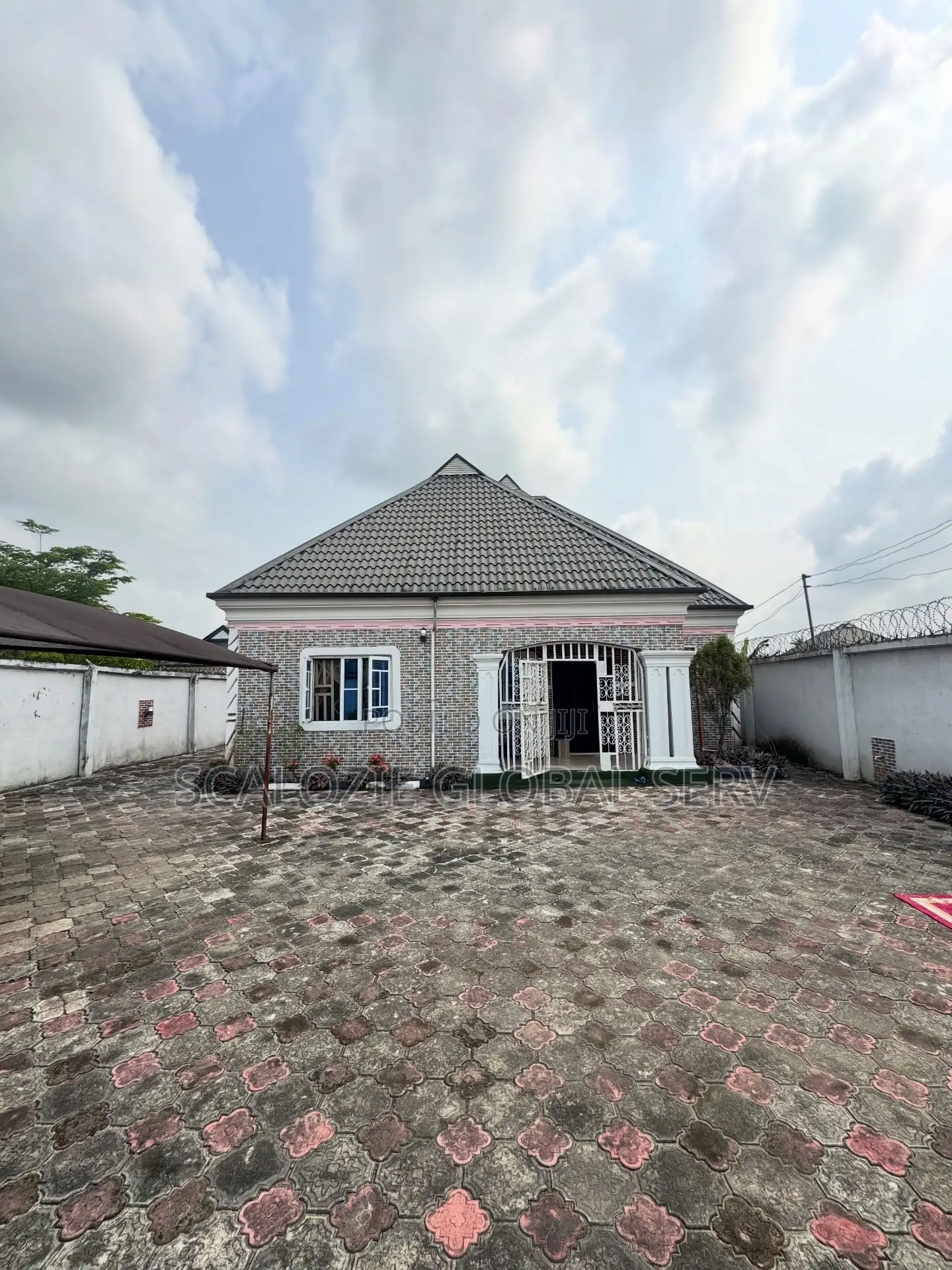 3bdrm Bungalow in Rumuekini, for sale in Port-Harcourt